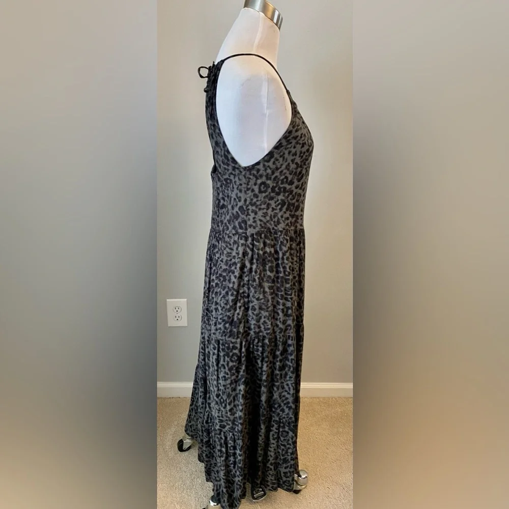 NEW WITHOUT TAGS Old Navy Gray Leopard Print Maxi Dress (NWOT) - Picture 3 of 7